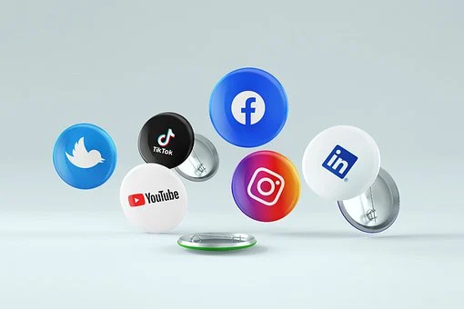 Attirer les jeunes grâce aux réseaux sociaux